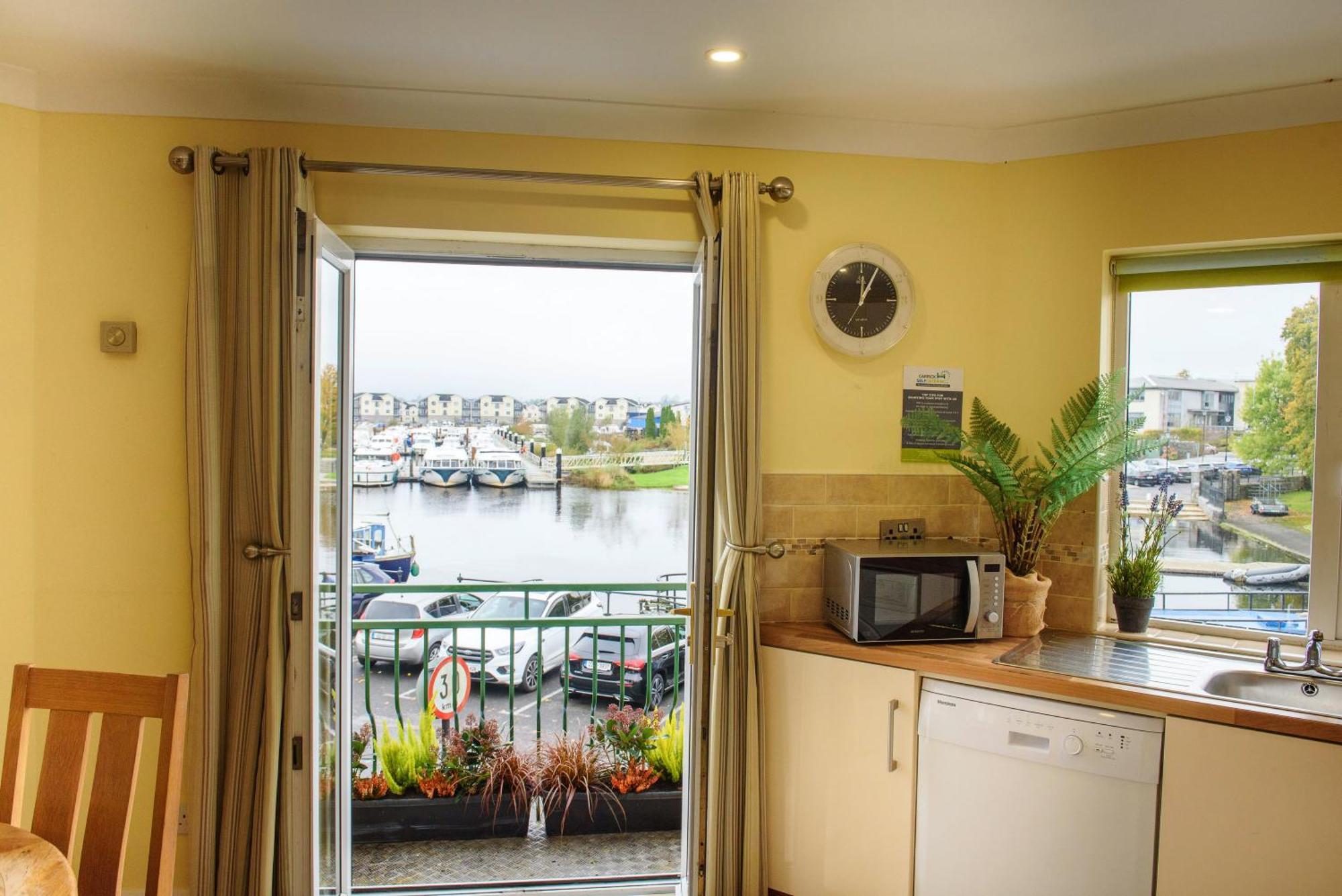 Waterfront Self Catering Houses Carrick-on-Shannon Exterior photo
