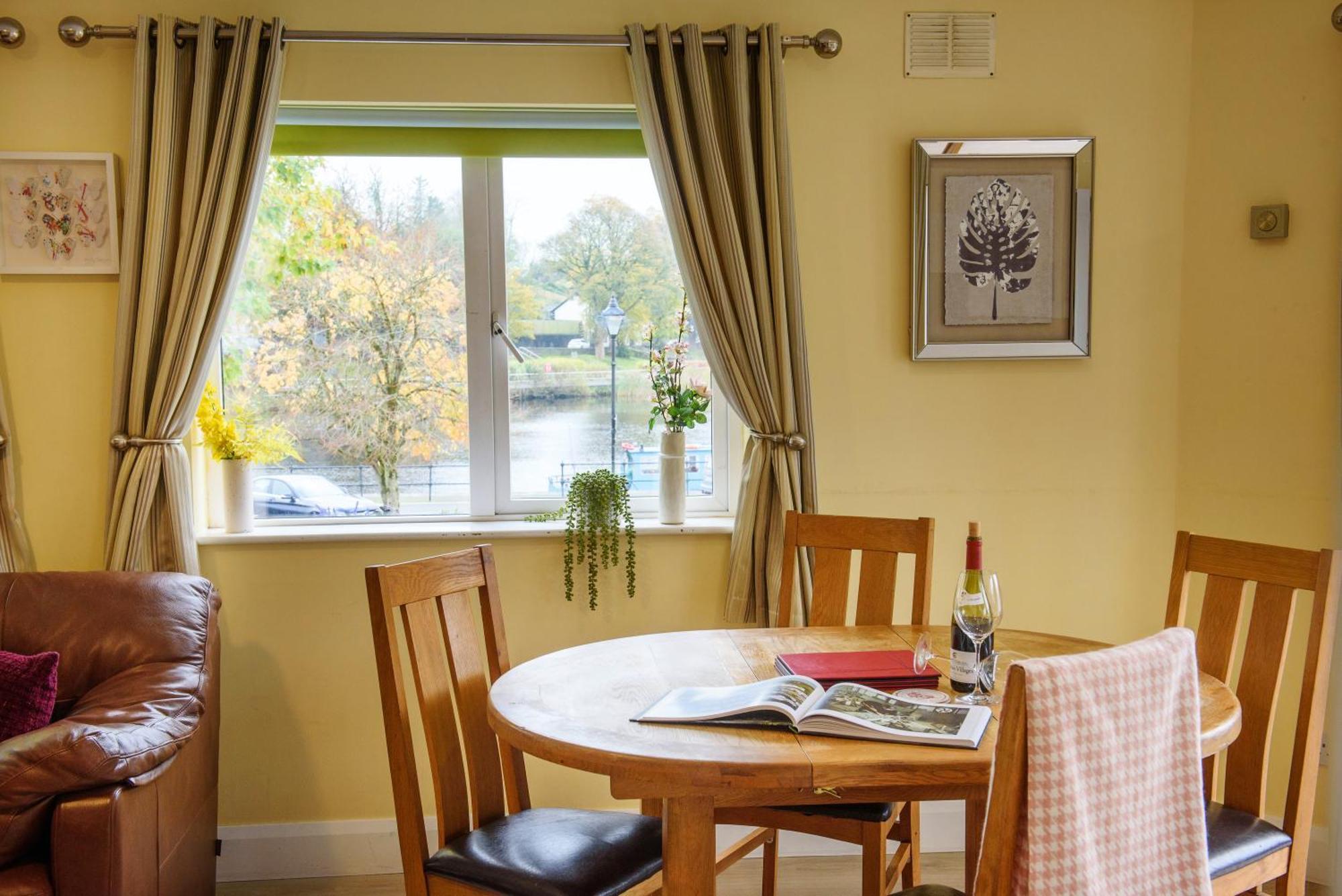 Waterfront Self Catering Houses Carrick-on-Shannon Exterior photo